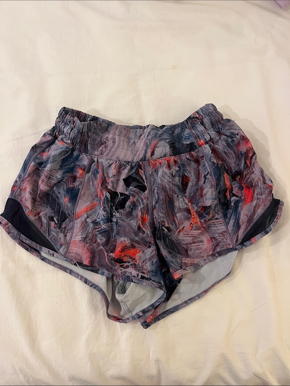 Women’s Lululemon Hotty Hot Abstract Print Running Shorts in Multi-Color
